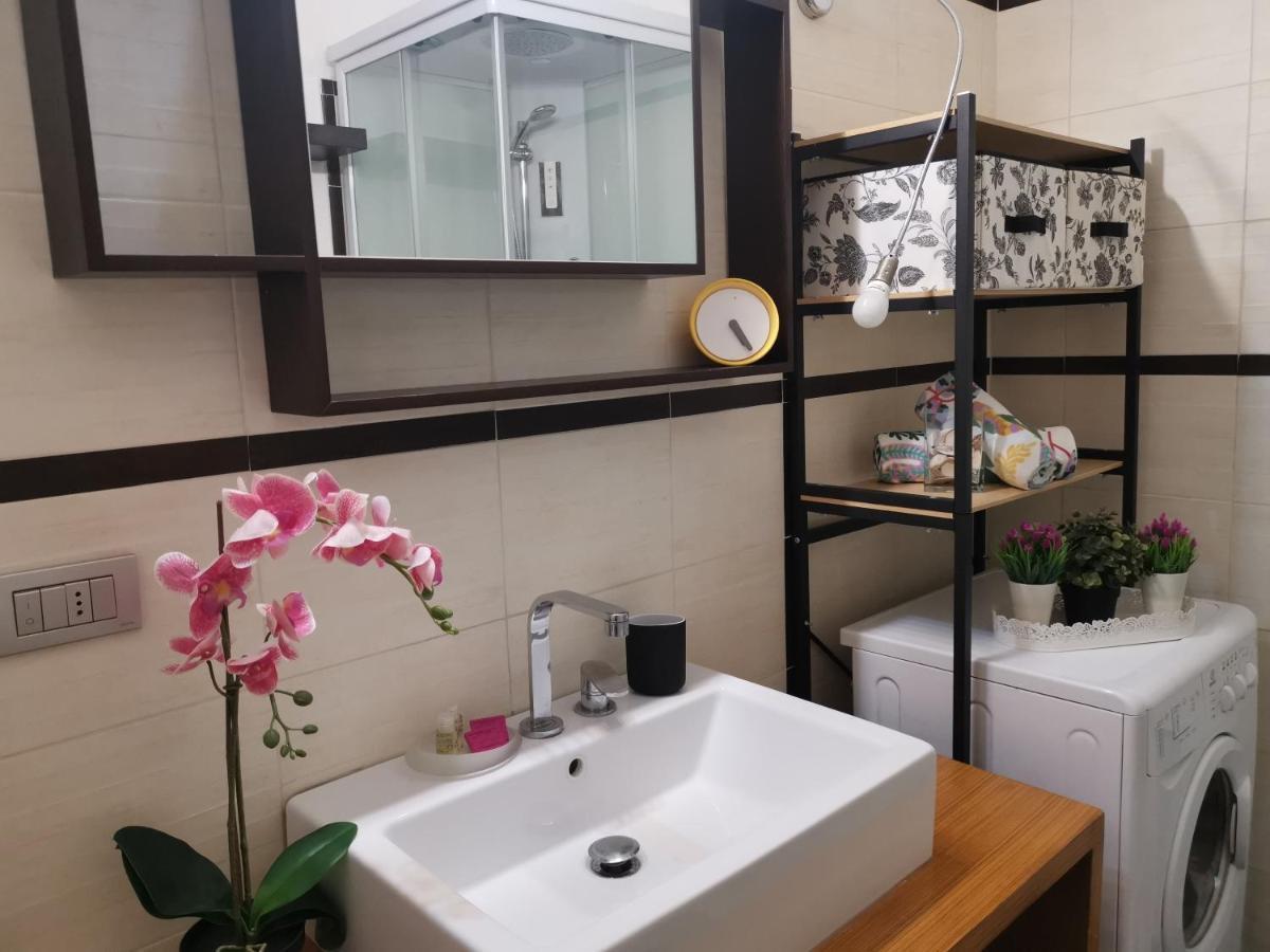 Bnbook Trilo Mind Rho Trilocale Con 2 Camere E 2 Bagni المظهر الخارجي الصورة